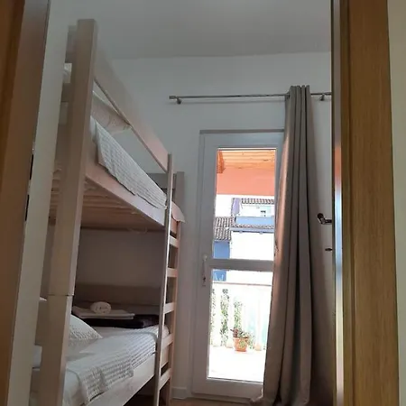 Gea Zára